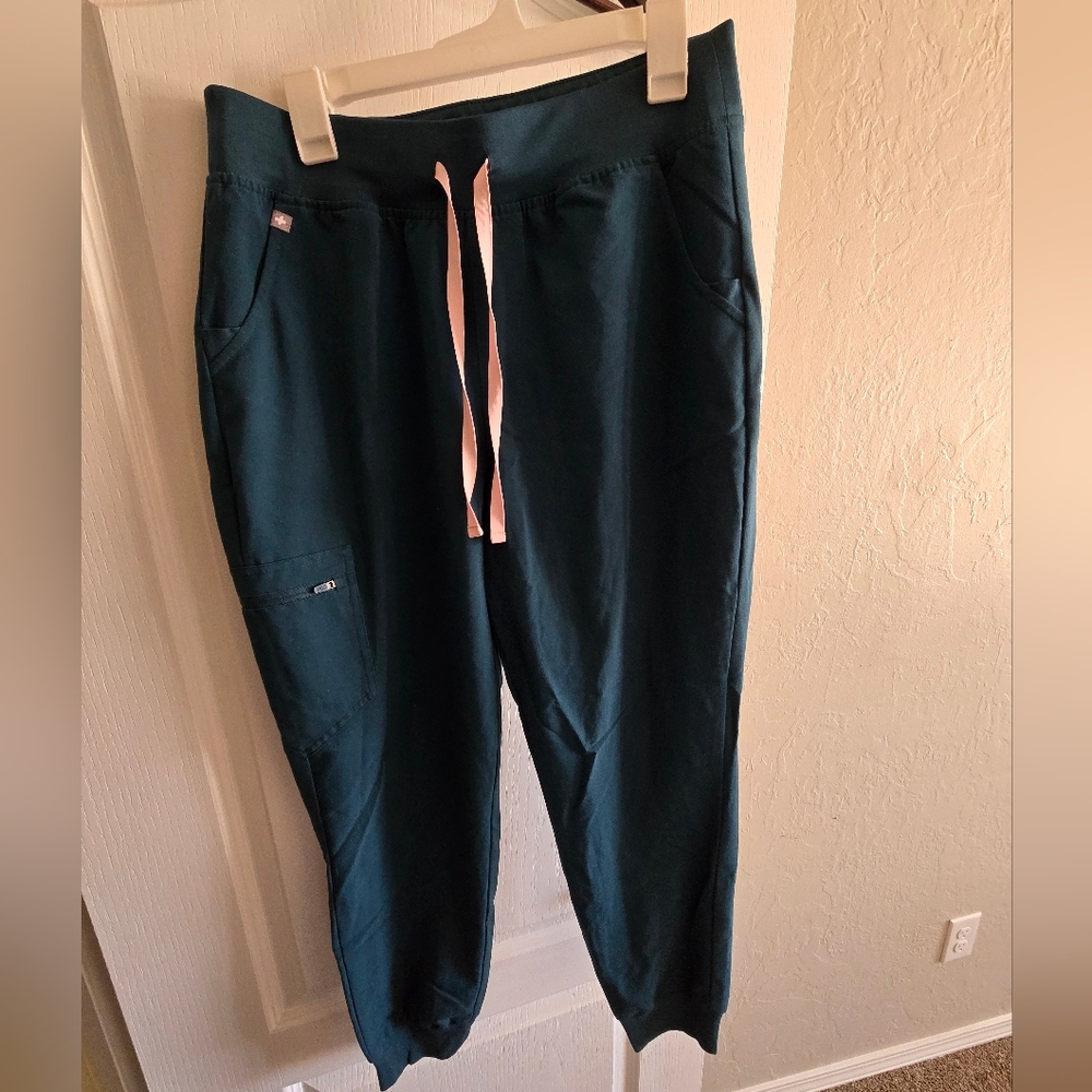 Figs Jogger Scrubs
